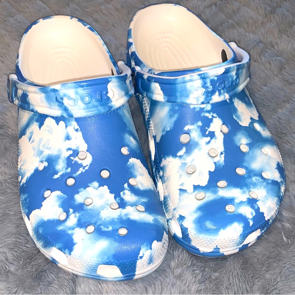 Crocs Unisex Classic Clogs Cloud Pattern *gently used*